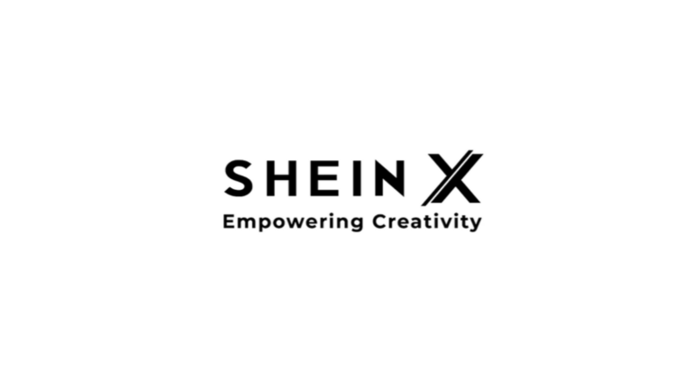 fundo branco e em letras pretas está escrito Shein X, empoderado a criatividade